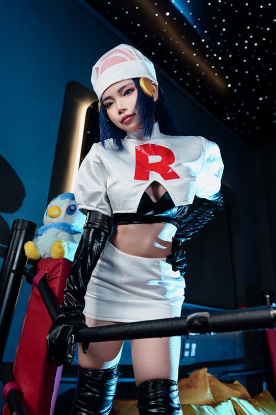 【cosplay】漆皮女王 [42P+20V／1.20GB] 网盘下载